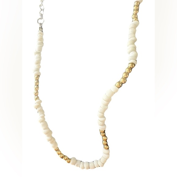 Gold & White Necklace (Like New - Great Condition) ✨🤍⚜️ - Picture 2 of 4